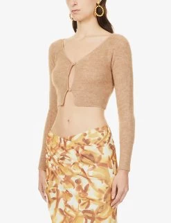 Jacquemus Le Cardigan Alzou V-neck Mohair-blend Cardigan -Mode Charm Shop R03972589 BEIGE ALT02